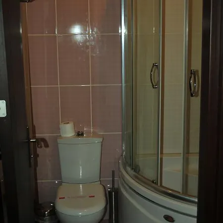 Queen Hotel 3*