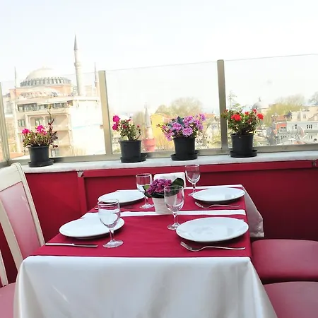 Queen Hotel 3*